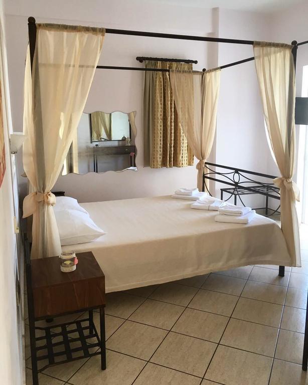 Panorama Elafonisos Hotel ภายนอก รูปภาพ