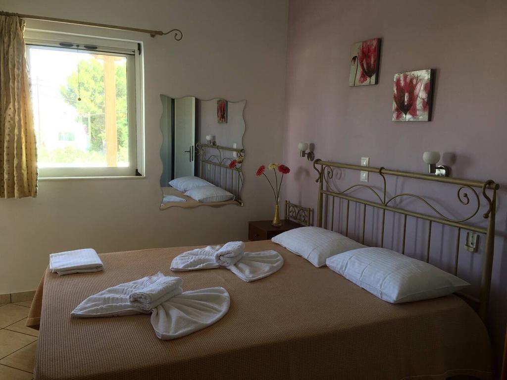 Panorama Elafonisos Hotel ภายนอก รูปภาพ