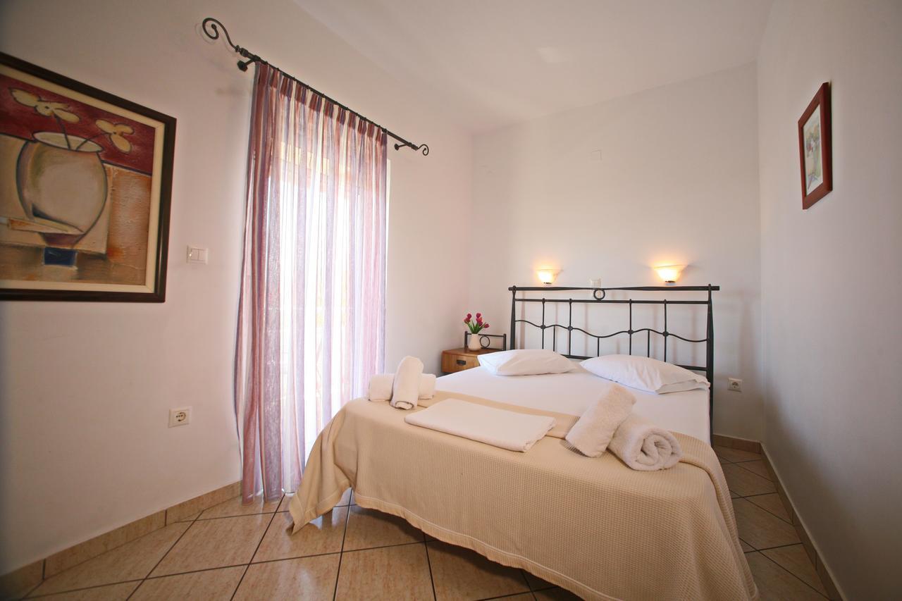 Panorama Elafonisos Hotel ภายนอก รูปภาพ