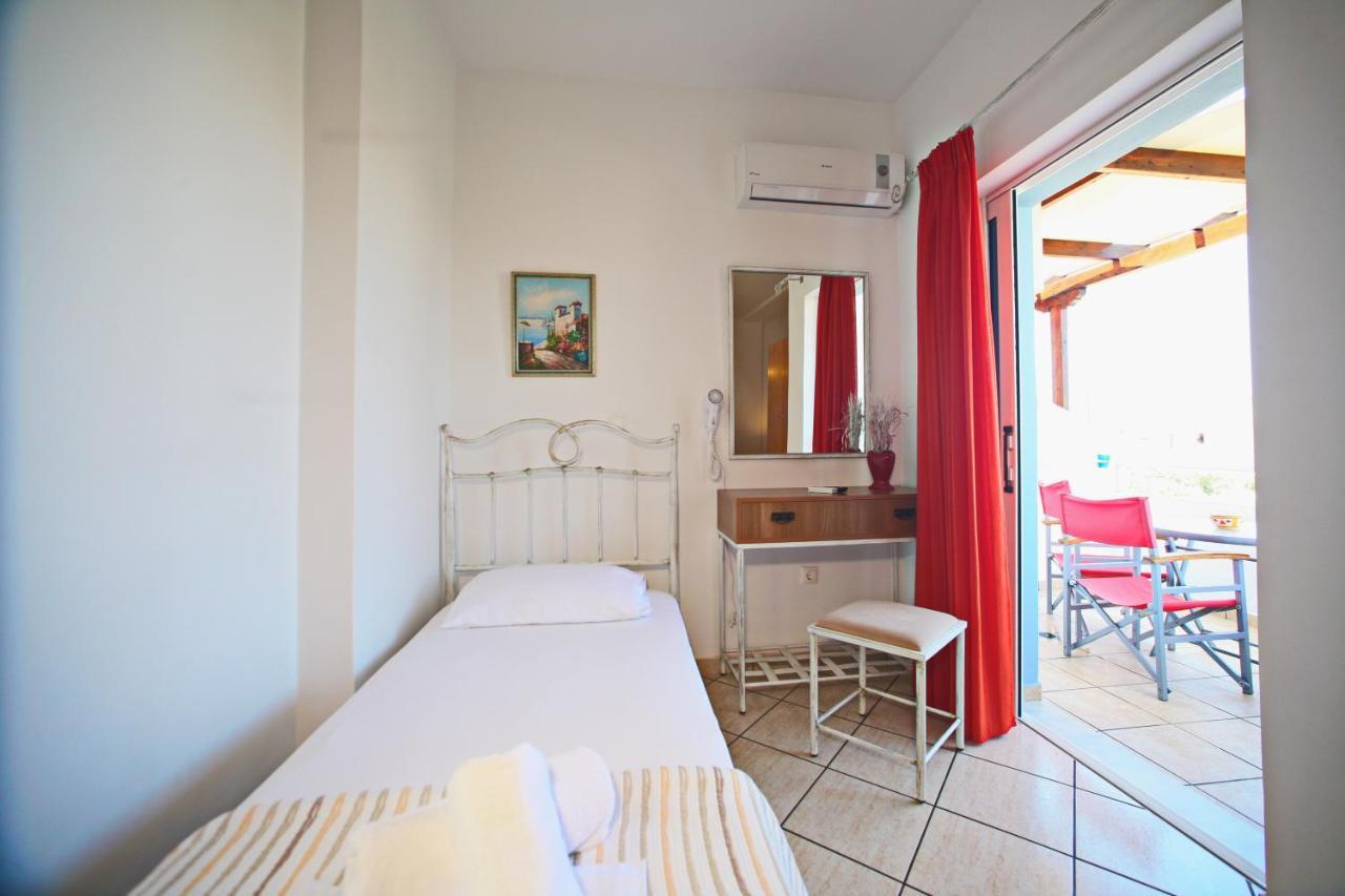 Panorama Elafonisos Hotel ภายนอก รูปภาพ